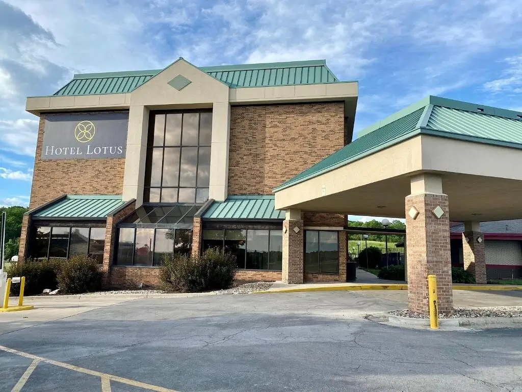 Hotel Lotus 4